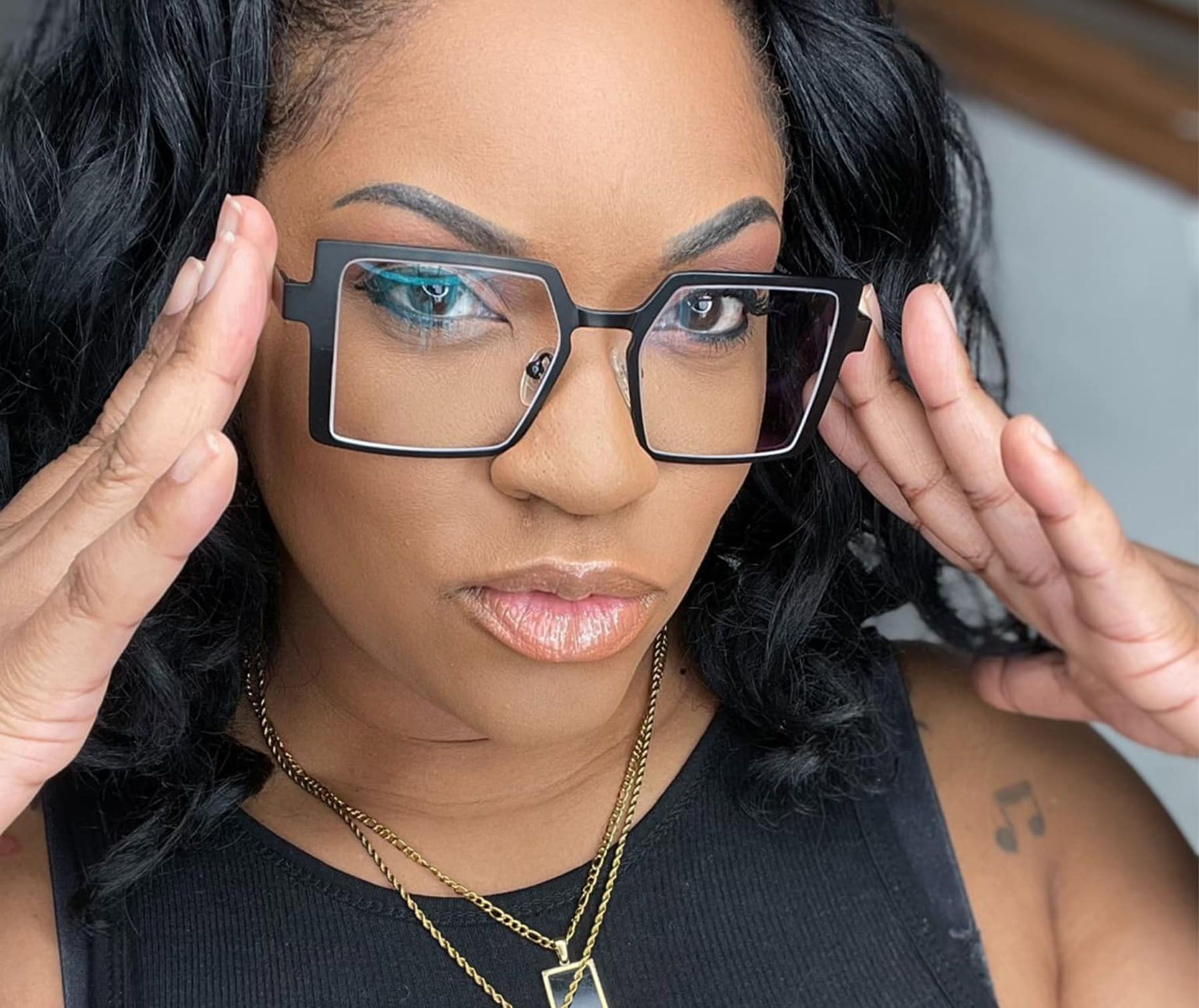 Discovering Intimacy with Vooglam Glasses: A Journey from Necessity to Style