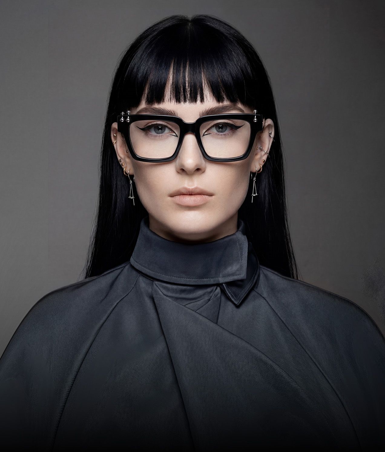 Fashionable glasses frame with distinctive look