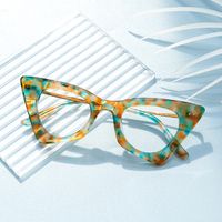 Gretchen - Geometric Floral Eyeglasses | Vooglam On Model