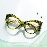 Johnsom - Butterfly Tortoise Eyeglasses | Vooglam On Model