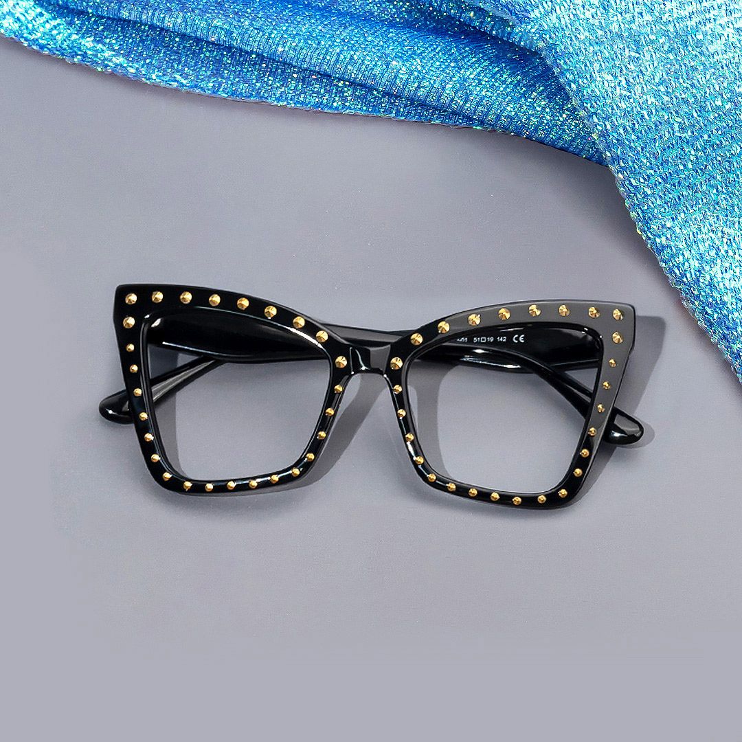 Cyndi - Square Black Eyeglasses | Vooglam On Model