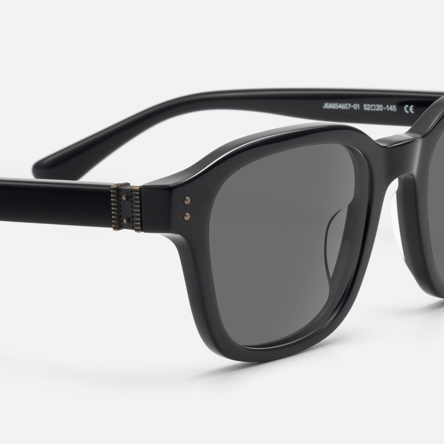 Rainier - Dark Gray Tint Black Zipper Sunnies by Vooglam - Design Details