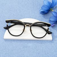 Retro - Black Round Glasses | Vooglam On Model