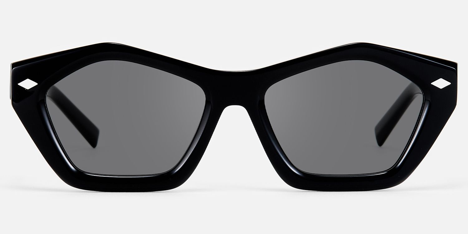 Chiclyn - Geometric Black Sunglasses by Vooglam - Angle View
