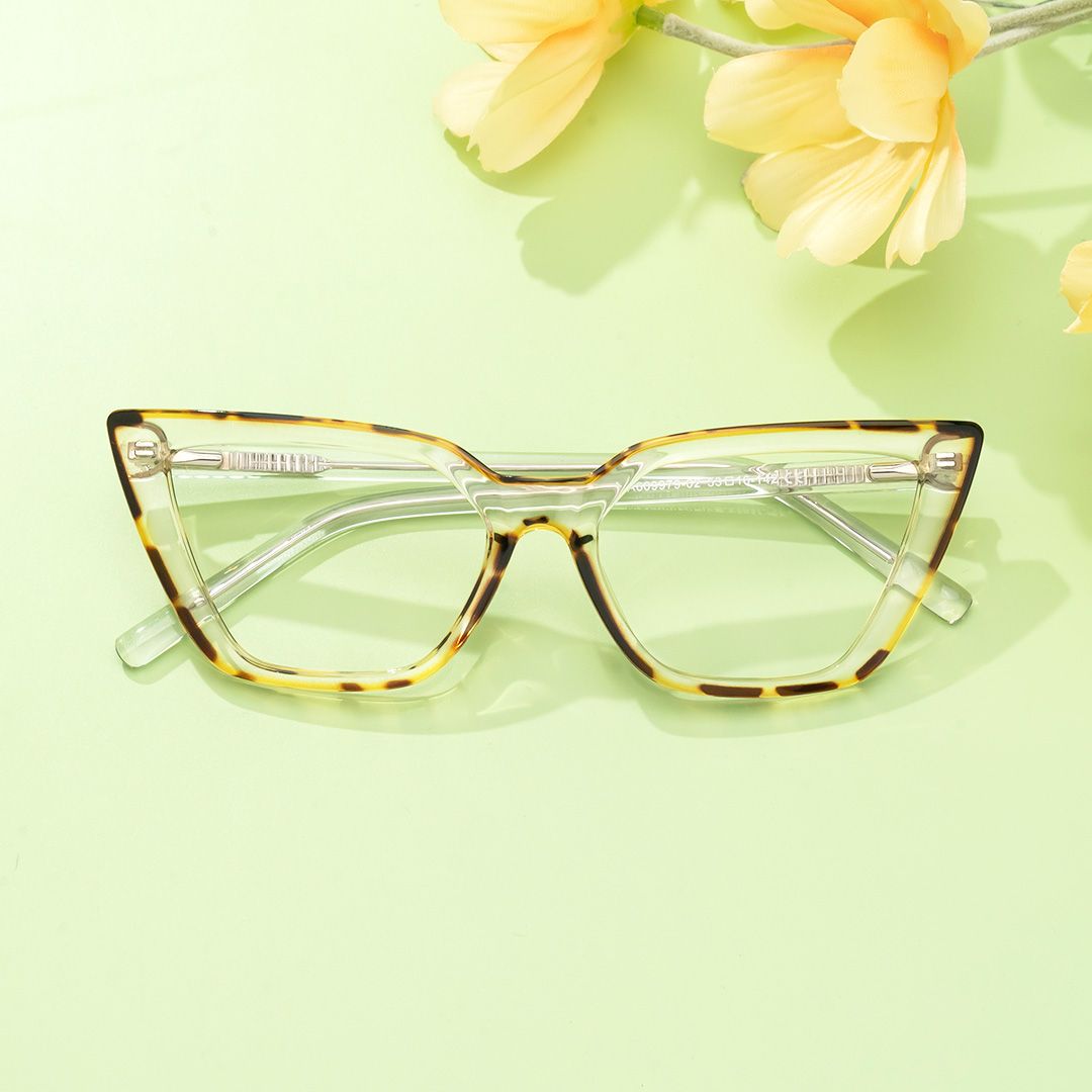Lyuba - Rectangle Tortoise Eyeglasses | Vooglam On Model
