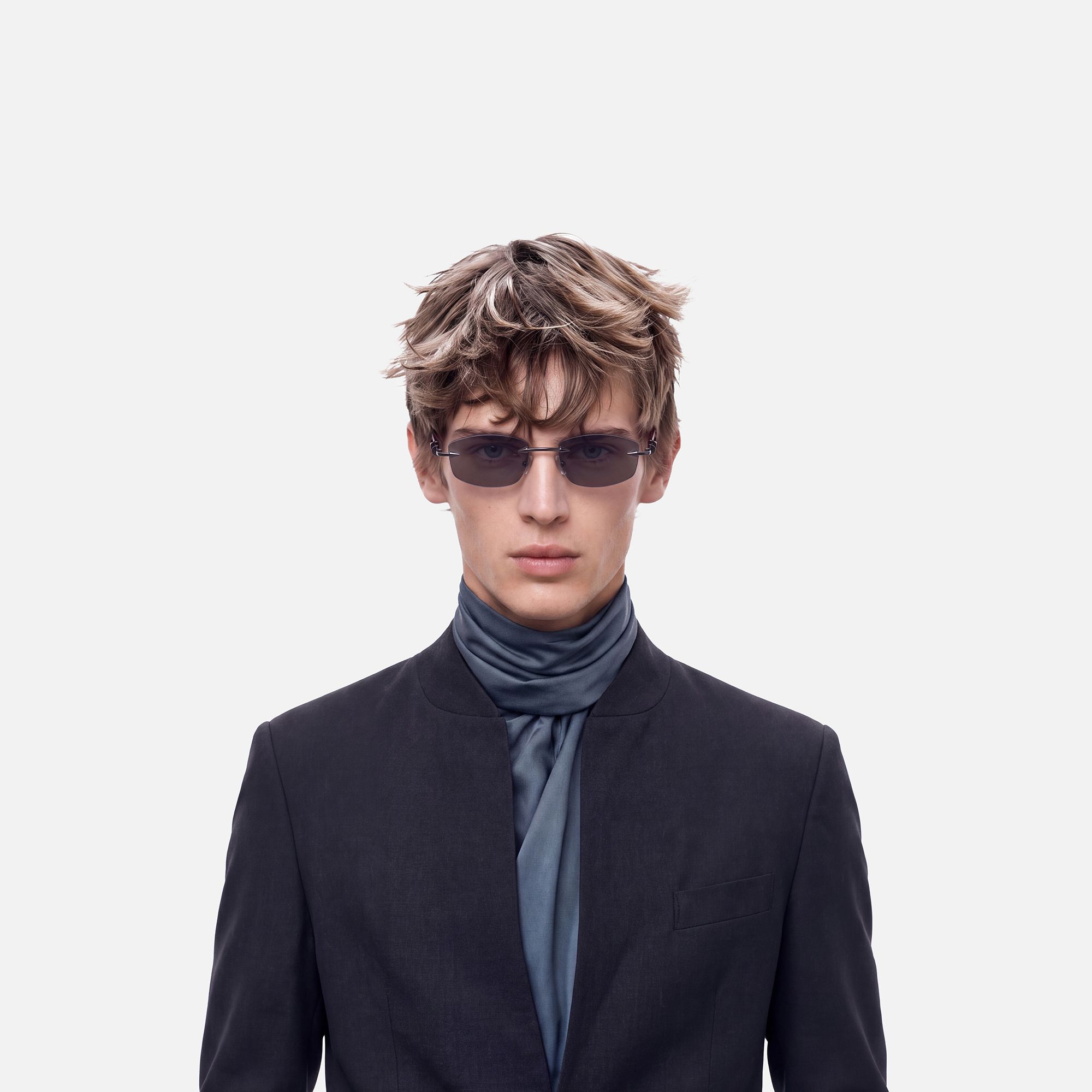 Fracture - Dark Gray Tint Rimless Sunglasses by Vooglam - Lifestyle Look