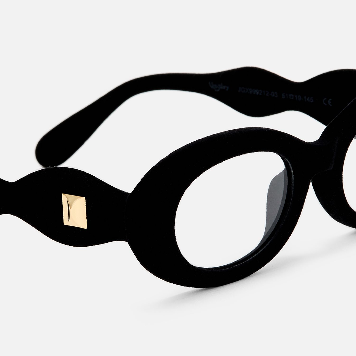 Royale - Oval Black Eyeglasses by Vooglam - Design Details