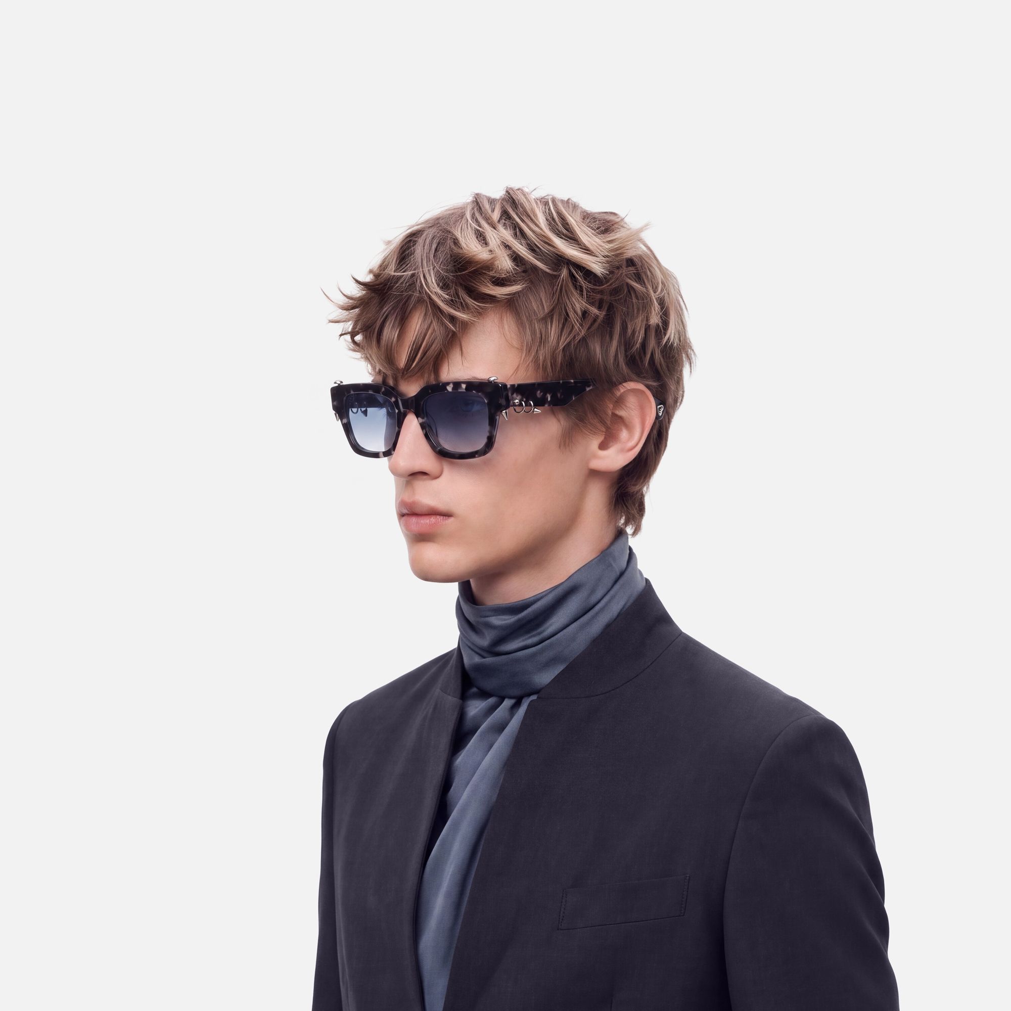 Sabrina - Piercing Black Tortoise Sunglasses by Vooglam - Model Side Profile