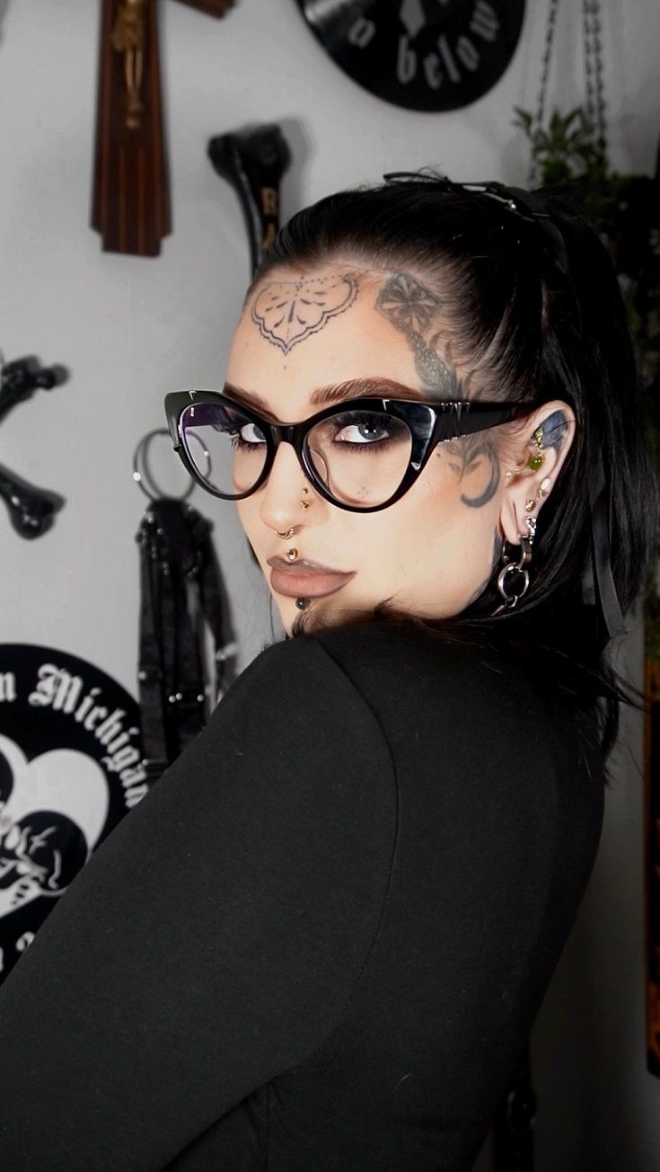 Vooglam review by horrorcharll on Slay: These glasses are the bomb - Image 1