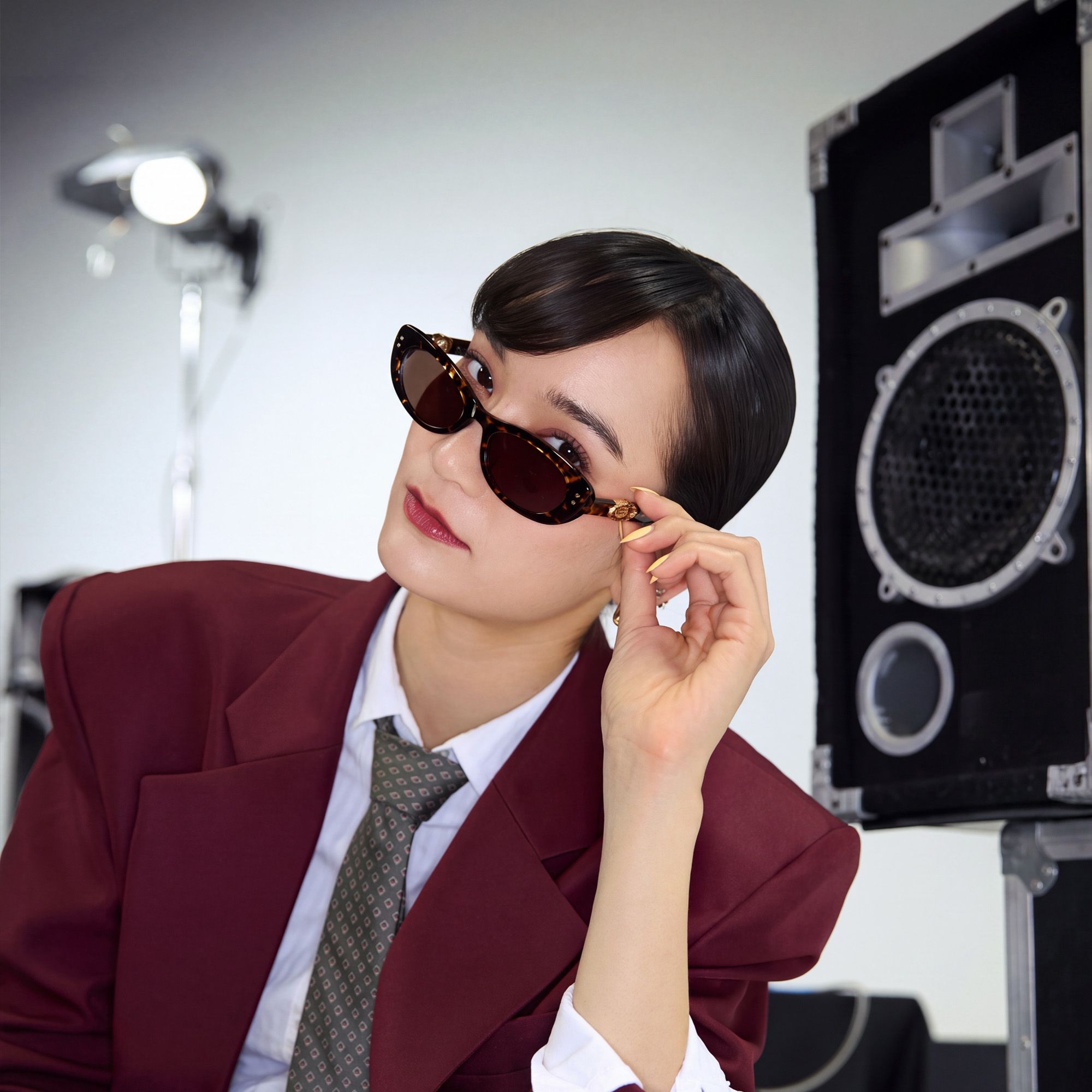 Ginza - Brown Tinted Tortoise Acetate Sunglasses by Vooglam - On Model