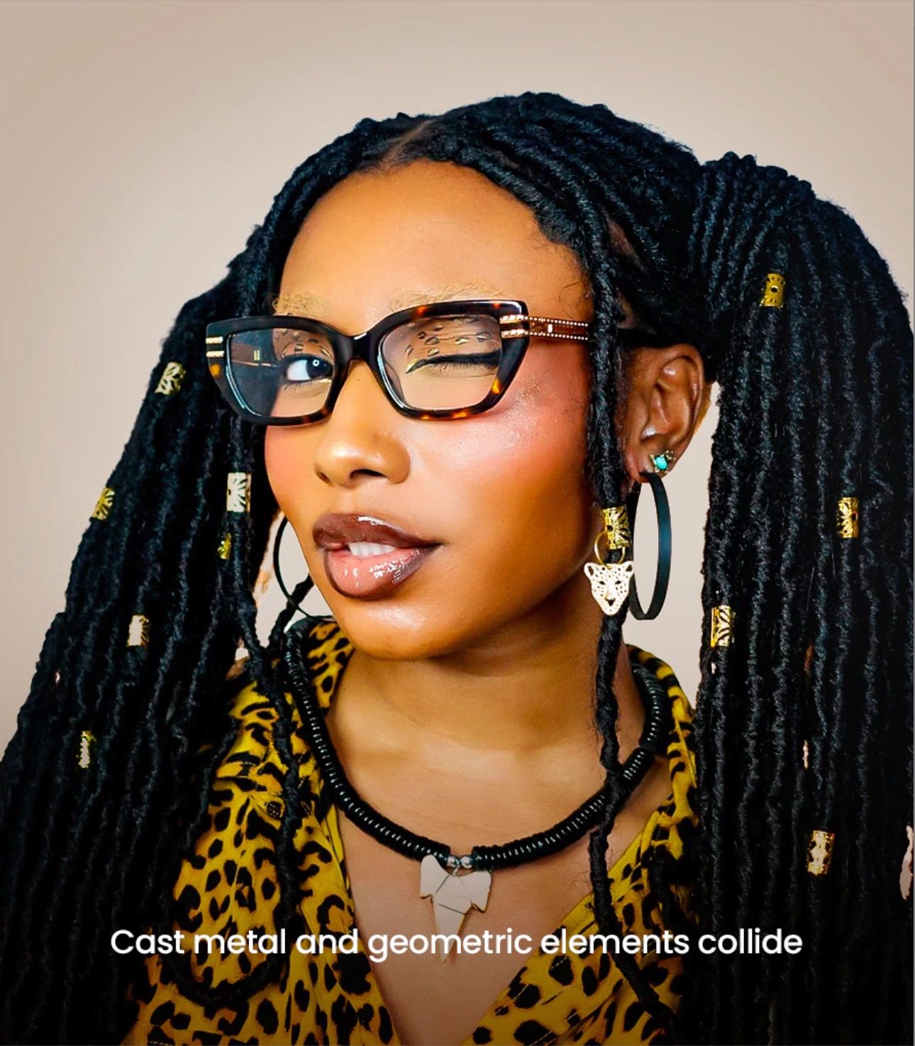 Aviator Gold Sunglasses | Vooglam.com Design Details