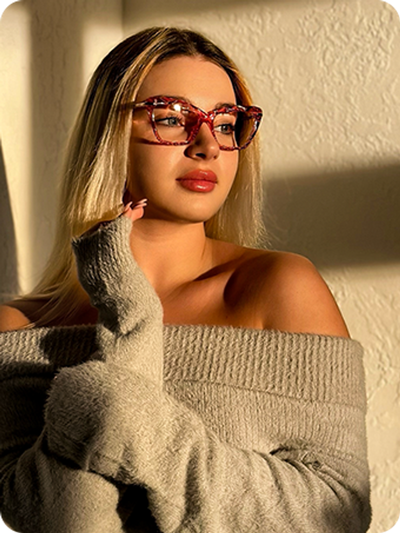 Fashionable model undefined glasses 4