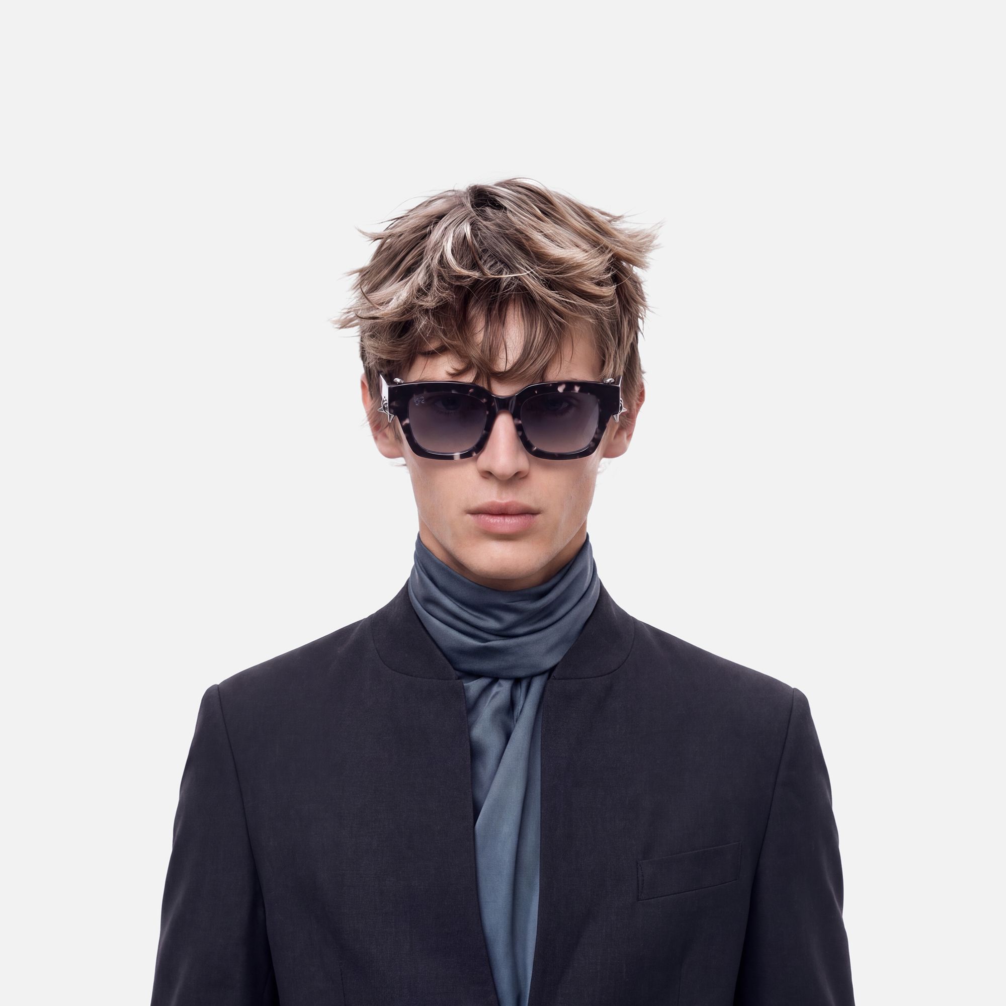 Sabrina - Piercing Black Tortoise Sunglasses by Vooglam - Lifestyle Look