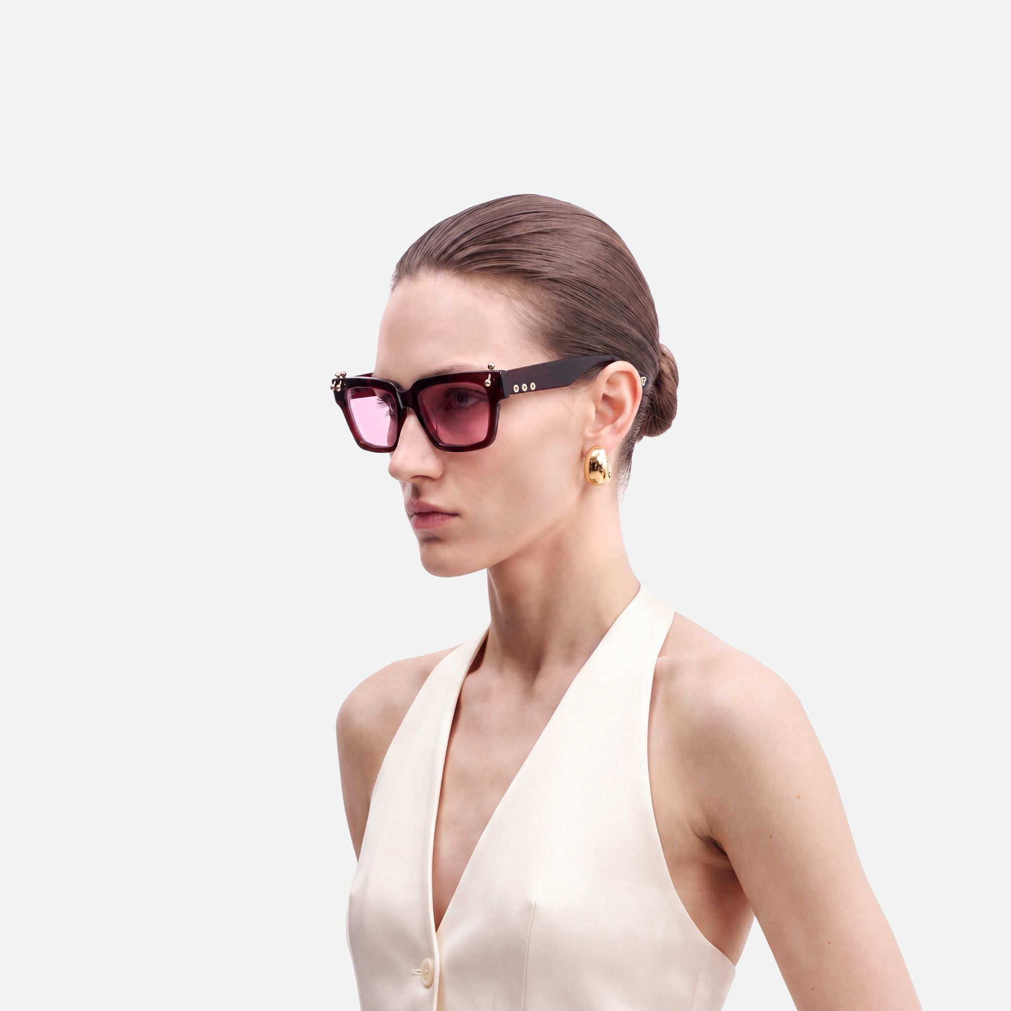 PIERCE - Gold Piercing Burgundy Sunglasses by Vooglam - Side View On Model