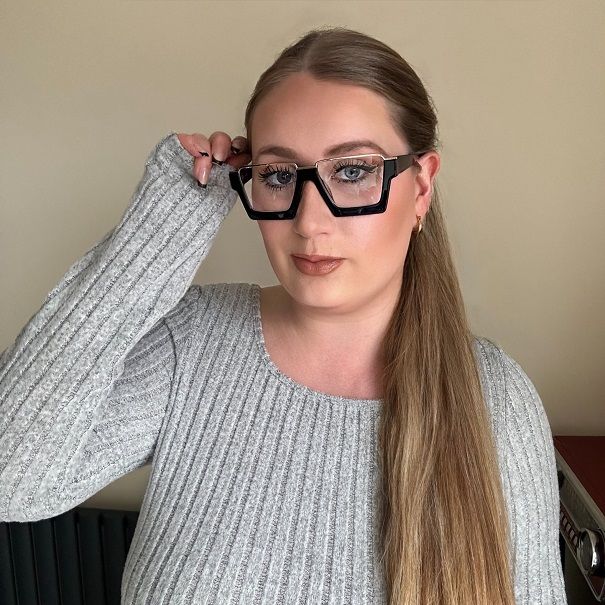 Vooglam review by courteneyjayne on Dardhan: Very beautiful glasses. - Image 1
