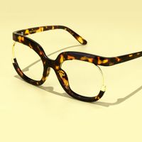 Fredia - Square Tortoise Eyeglasses | Vooglam On Model