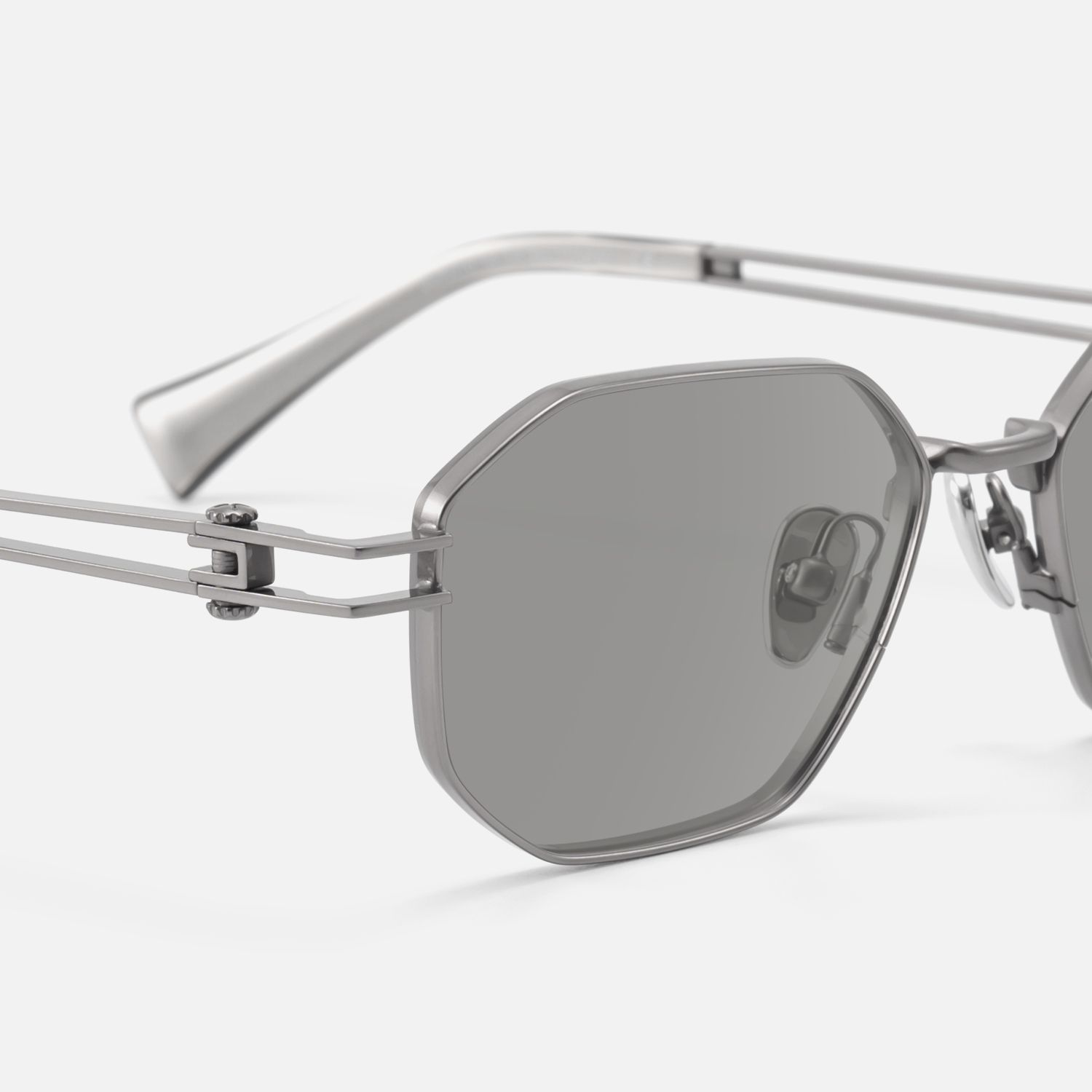 Loos - Light Gray Polygonal Oversized Sunglasses by Vooglam - Design Details