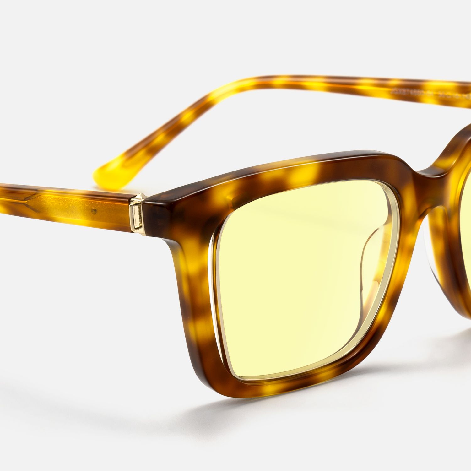 Chaparral - Yellow Lens Tortoise Sunglasses by Vooglam - Design Details