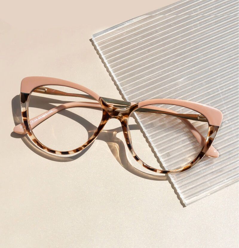 Trudie - Cat Eye Brown Tortoise Eyeglasses | Vooglam On Model