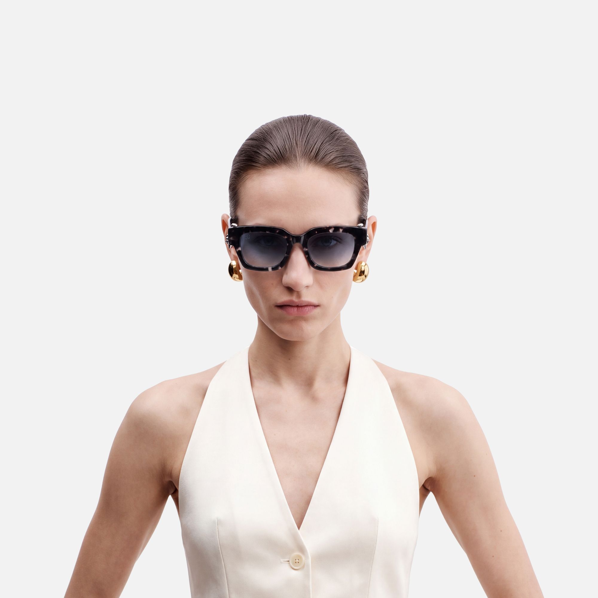 Sabrina - Piercing Black Tortoise Sunglasses by Vooglam - On Model