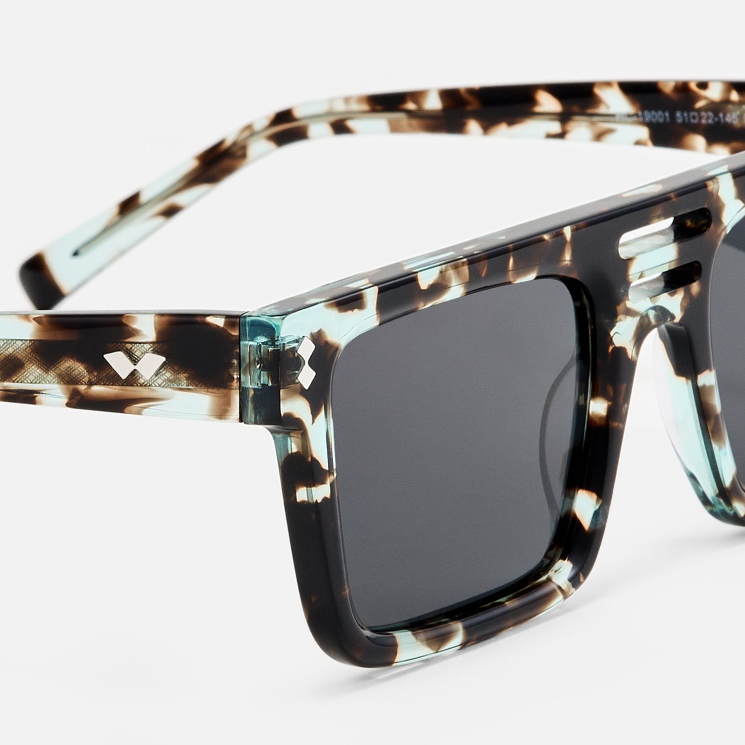 Ryan - Green Tortoise Wide Rectangle Sunglasses by Vooglam - Design Details
