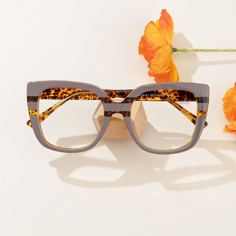 Sargent - Square Mauve Eyeglasses | Vooglam On Model
