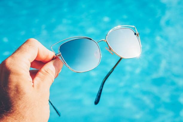 What Are Gradient Sunglasses?  A Deep Dive into Stylish Eyewear