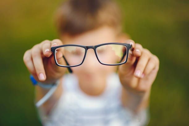 What ages should kids get glasses? - Vooglam