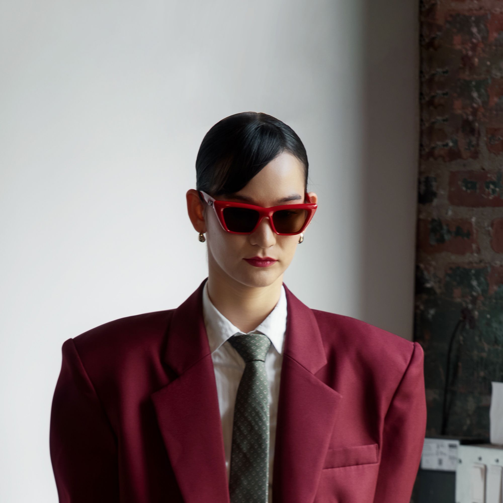 Meguro - Amber Tint TR90 Puffy Red Sunglasses by Vooglam - Lifestyle Look