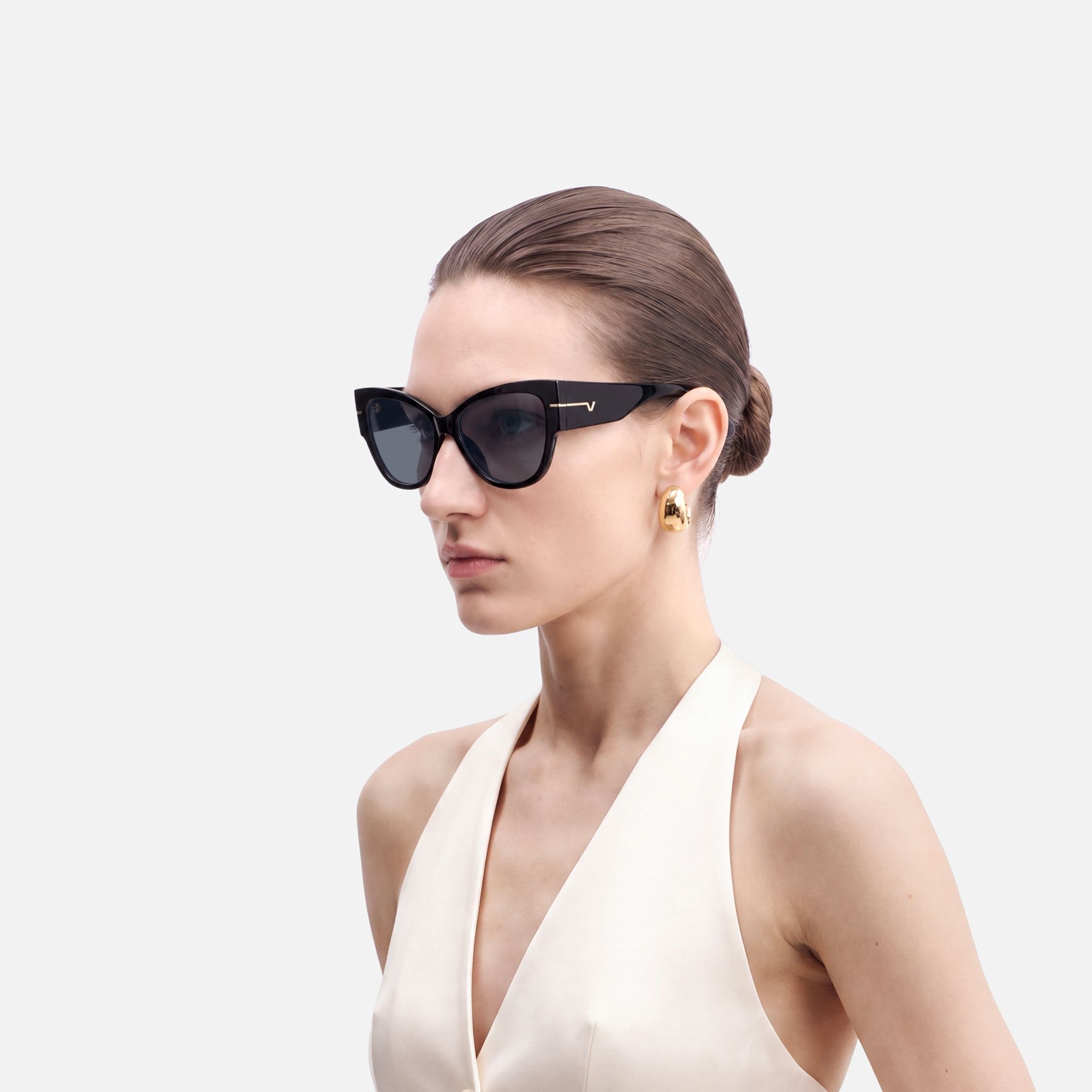 Elektra - Black Wide Temple Cat Eye Sunglasses by Vooglam - Side View On Model