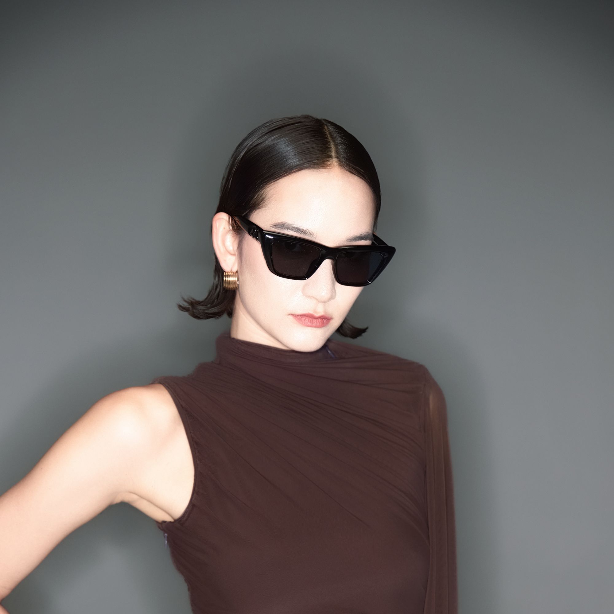 Meguro - Black Inflated Cat-Eye Tinted Sunglasses by Vooglam - Lifestyle Look