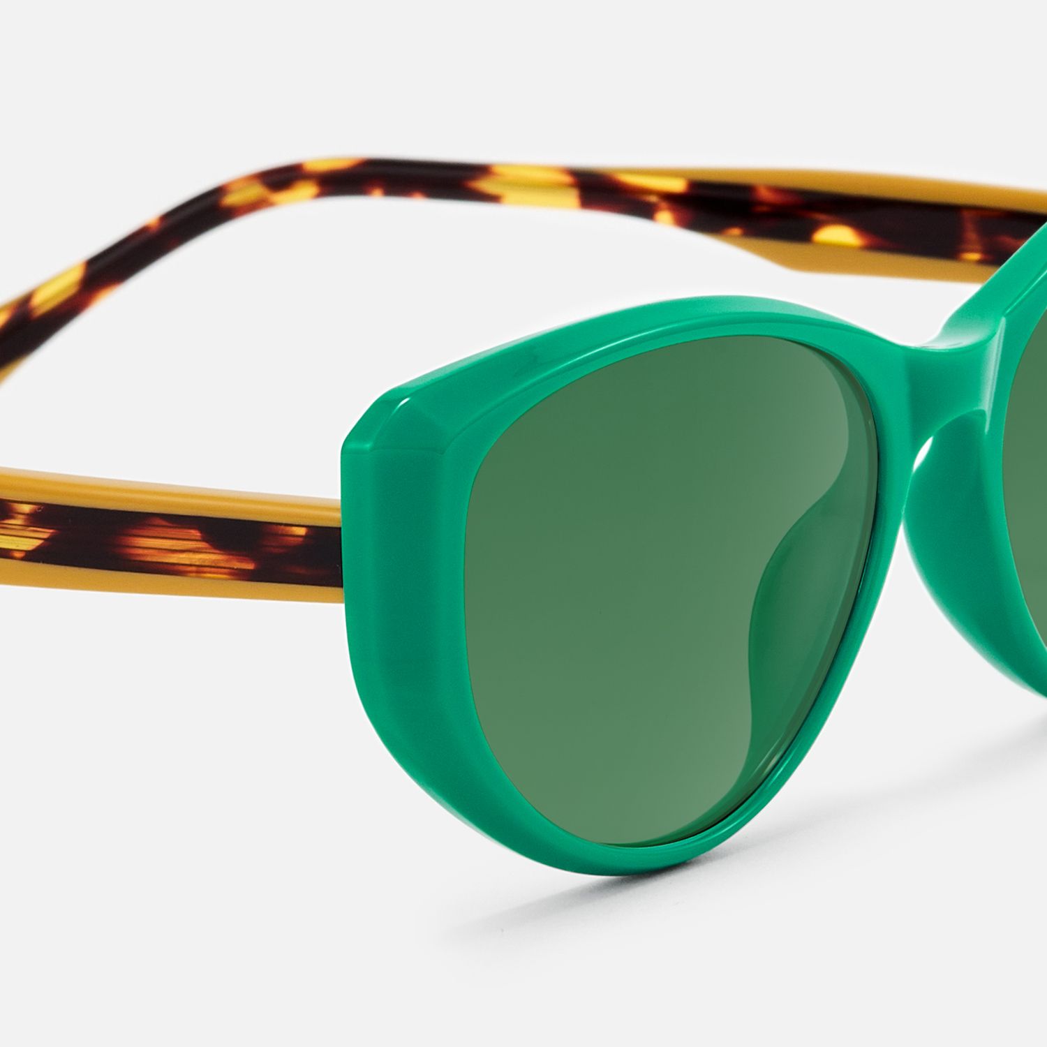 Macsen - Cat Eye Green Prescription Sunglasses by Vooglam - Design Details