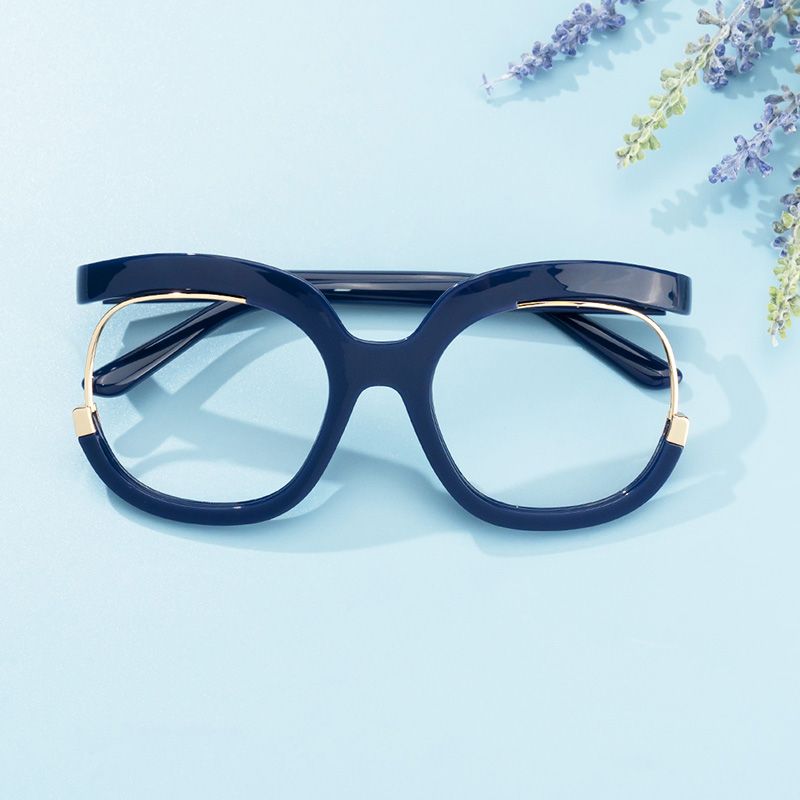 Fredia - Square Dark/Blue Eyeglasses | Vooglam On Model 1