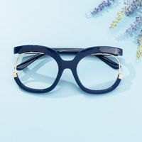 Fredia - Square Dark/Blue Eyeglasses | Vooglam On Model 1