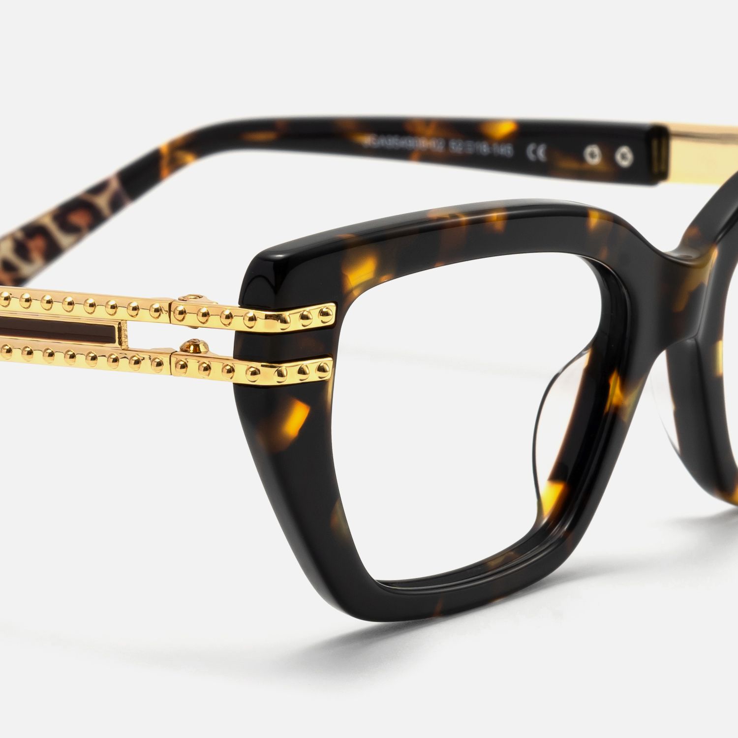 Nomad - Cat eye Tortoise Eyeglasses by Vooglam - Design Details