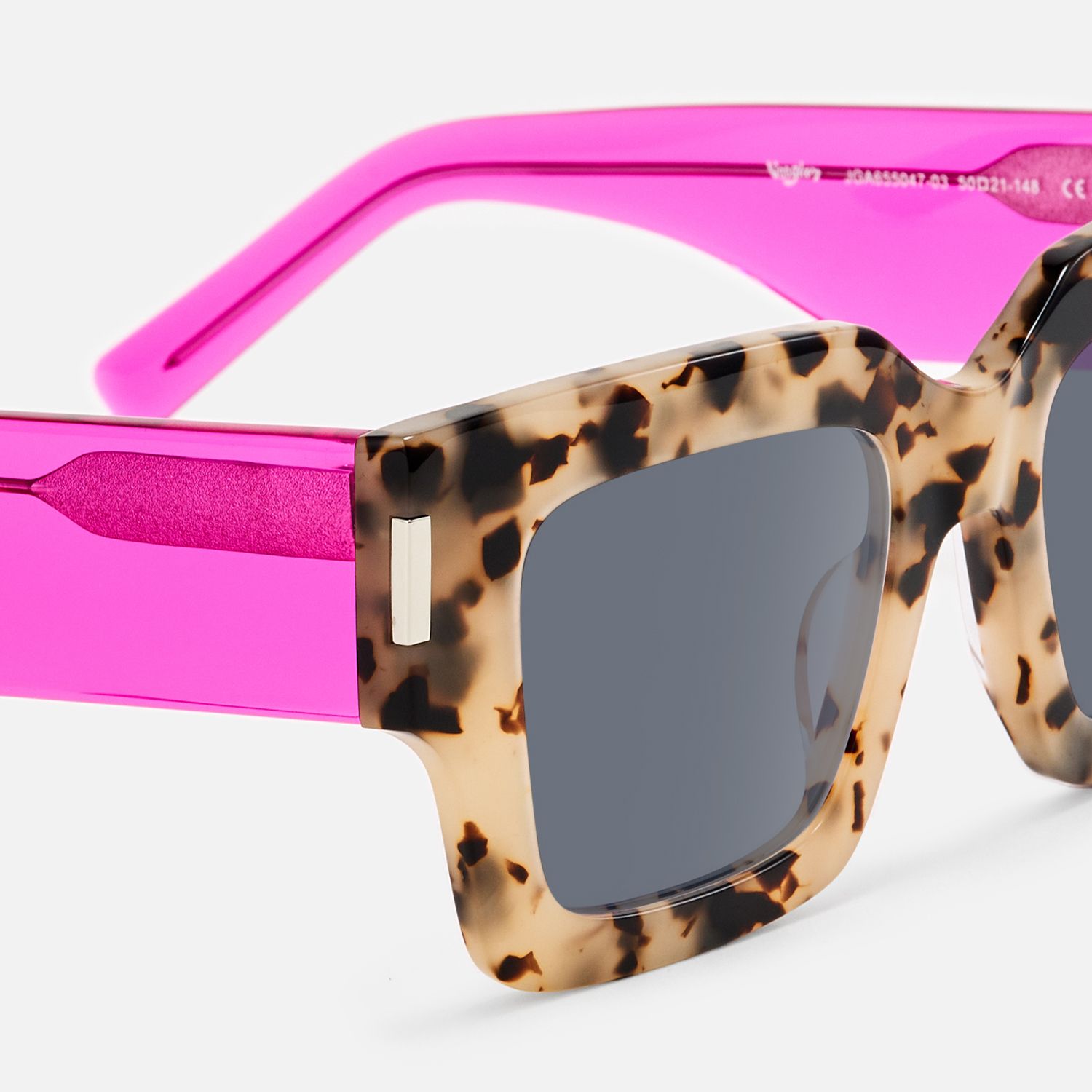 Vaeda - Bold Square Tortoise Sunglasses by Vooglam - Design Details