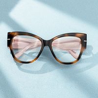 Elektra - Cat Eye Tortoise Eyeglasses | Vooglam On Model