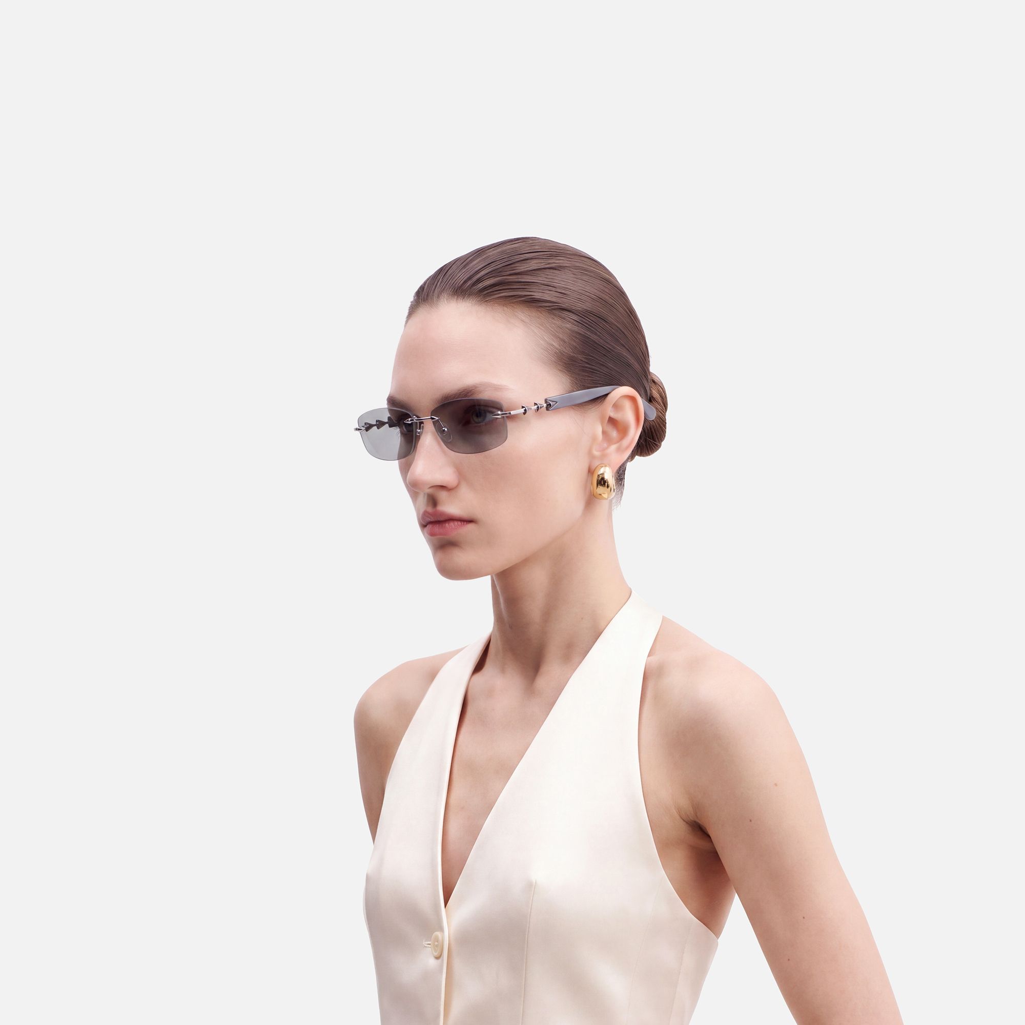 Fracture - Light Grey Tint Rimless Sunglasses by Vooglam - Side View On Model