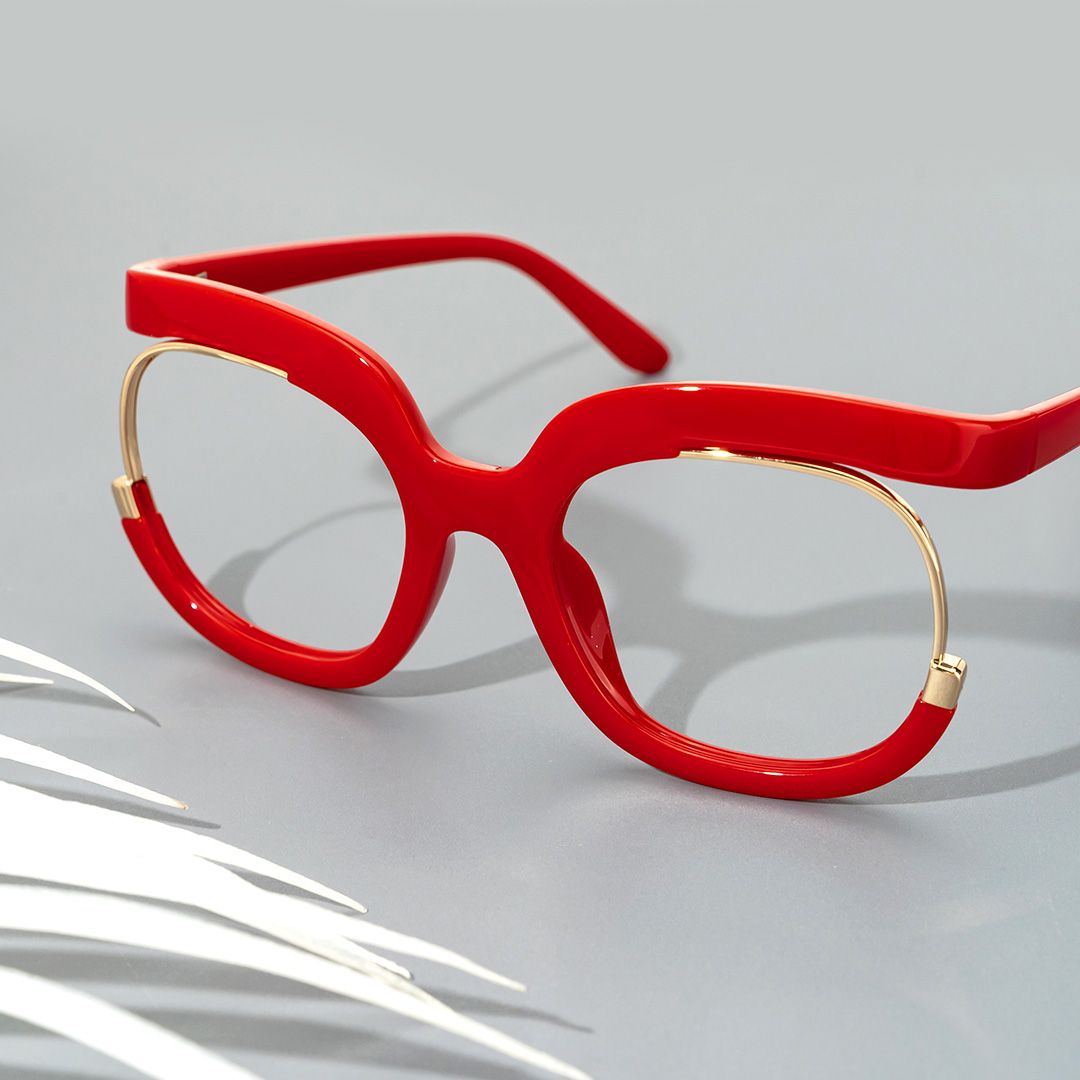 Fredia - Square Red Eyeglasses | Vooglam On Model
