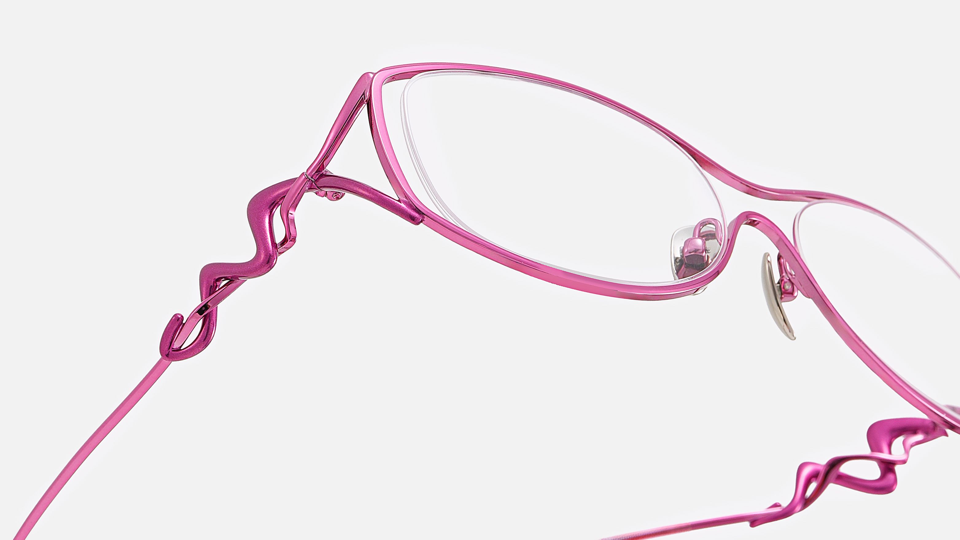 Vooglam Okinawa Eyeglasses Premium Craftsmanship Details: Minimal metal, unexpected lines
