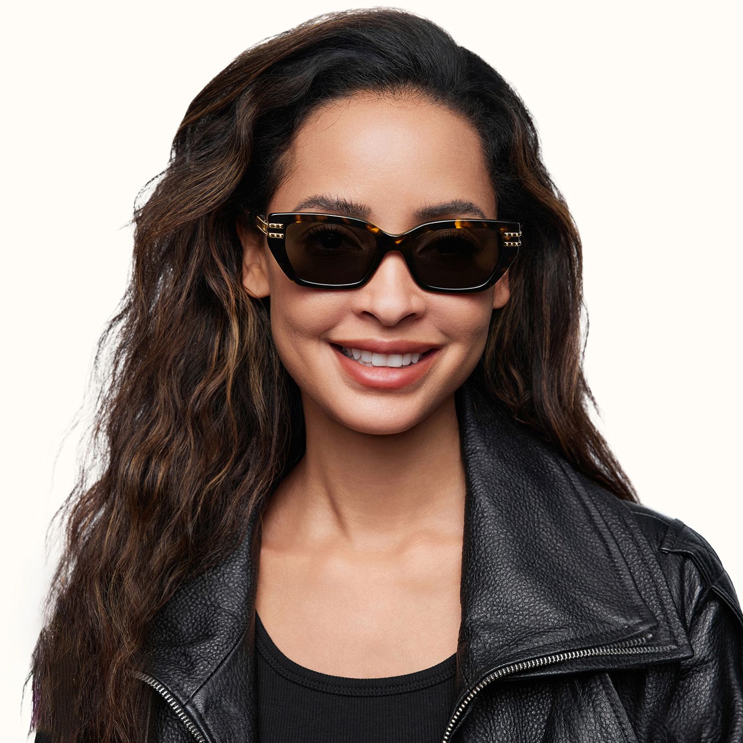 Nomad - Tortoise Cateye Sunglasses with Rivet by Vooglam - On Model